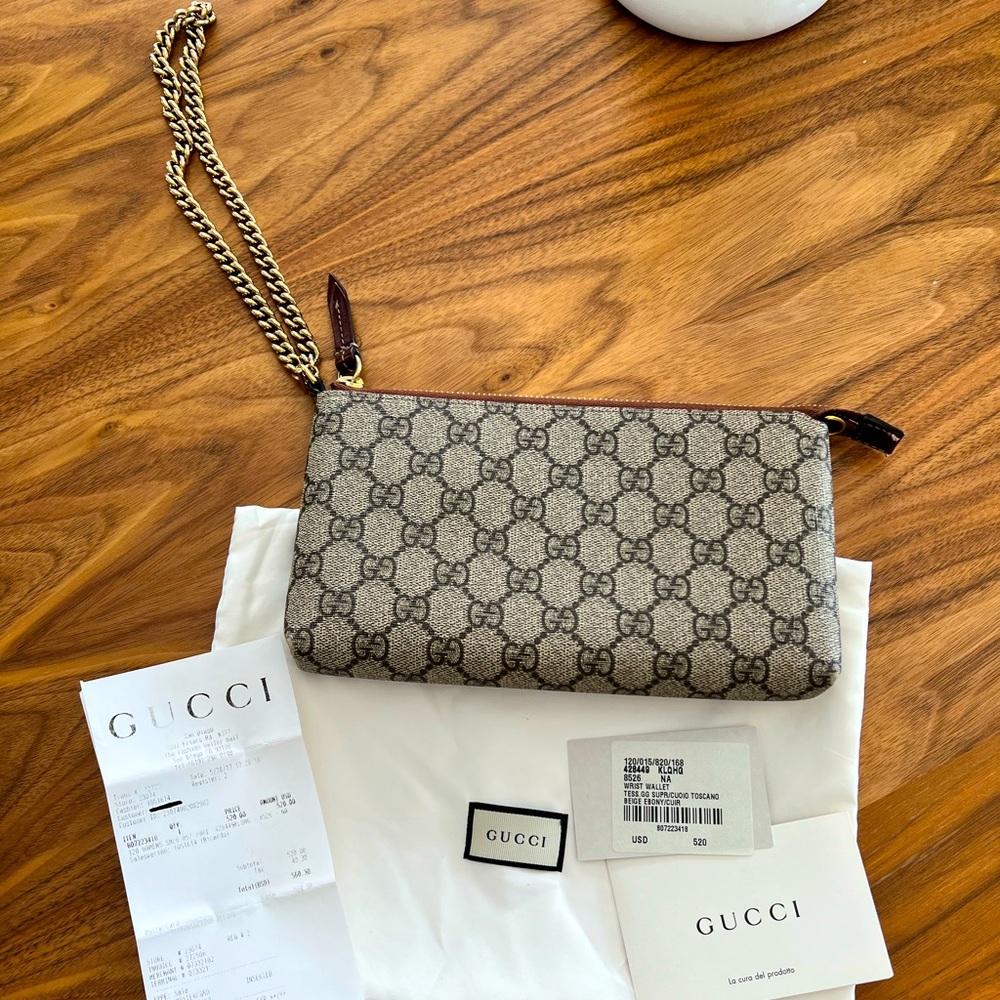 💯 AUTHENTIC GUCCI Wristlet